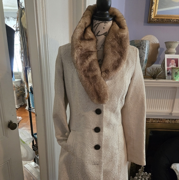 Beautiful Fitted White/Cream Brocade Coat W Removal FUR Collar Sz Small, Merona - Picture 3 of 16